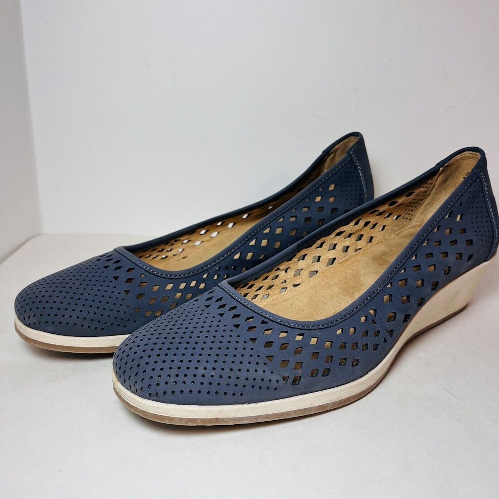 Naturalizer BRINA Blue Shoes Size 9.5M Wedge Heels Laser Cut Comfort Closed Toe